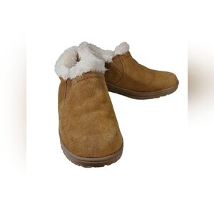 Minnetonka Suede & Faux Fur Bootie Size 6